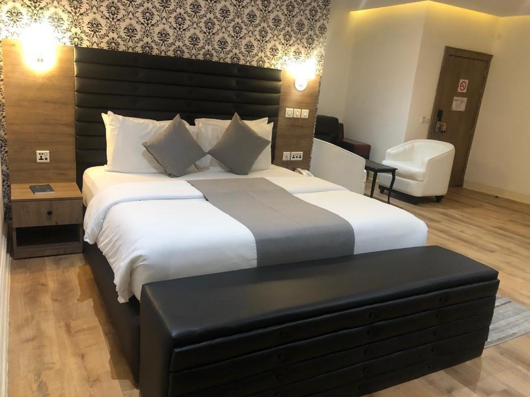 Crownsville Hotel - Airport Road بورت هاركورت المظهر الخارجي الصورة