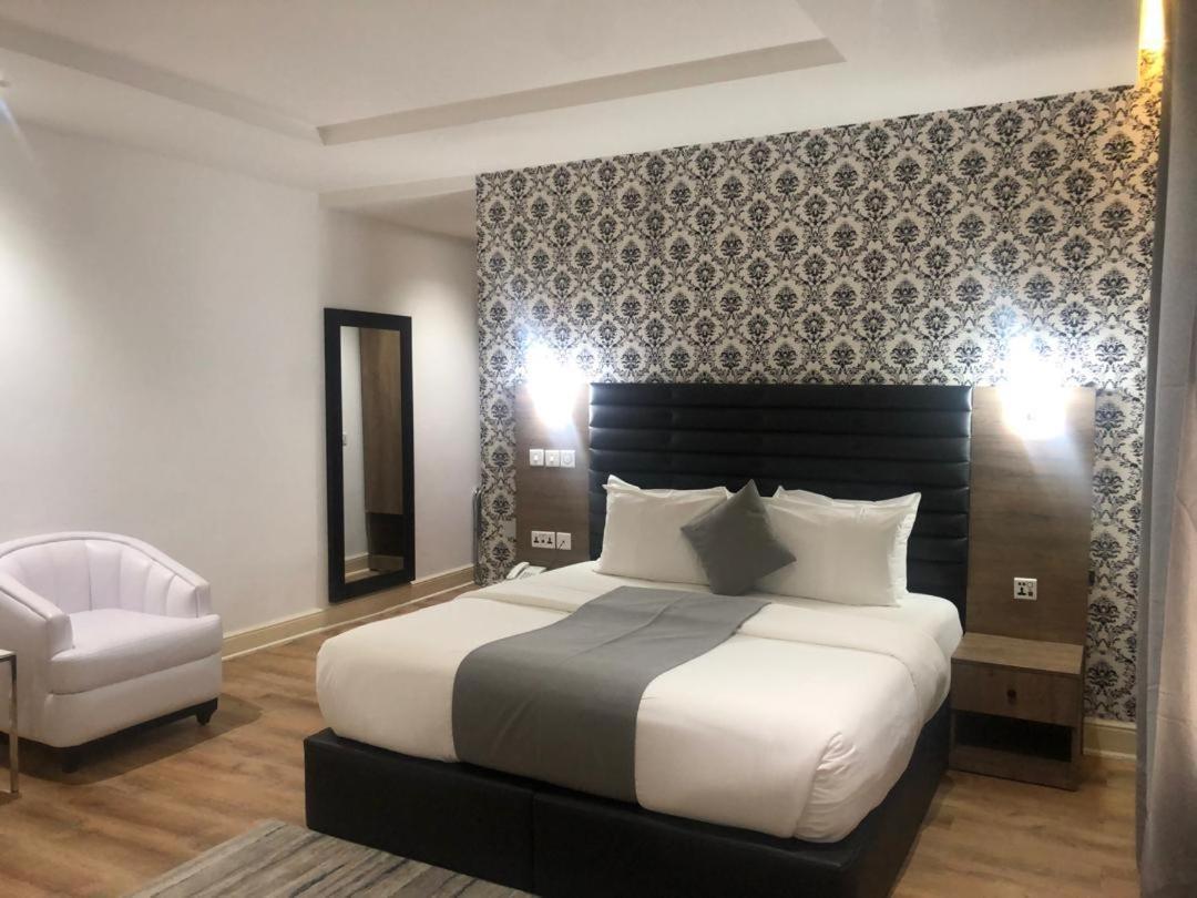 Crownsville Hotel - Airport Road بورت هاركورت المظهر الخارجي الصورة