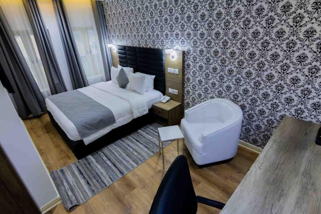 Crownsville Hotel - Airport Road بورت هاركورت المظهر الخارجي الصورة
