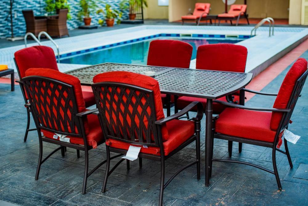 Crownsville Hotel - Airport Road بورت هاركورت المظهر الخارجي الصورة