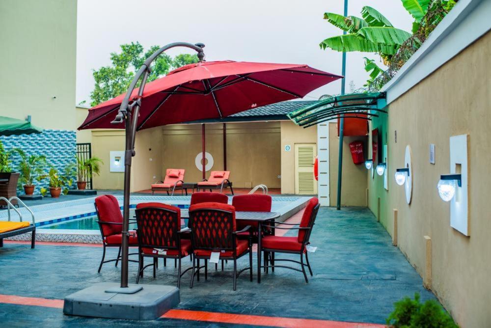 Crownsville Hotel - Airport Road بورت هاركورت المظهر الخارجي الصورة